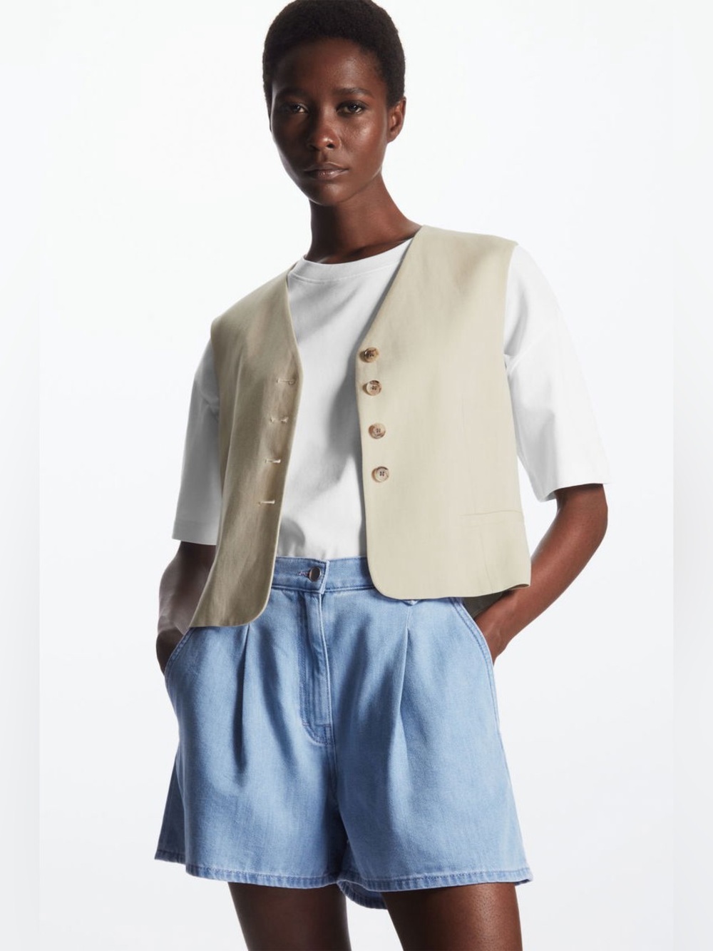 COS Pleated Denim Shorts - Picture 2 of 7